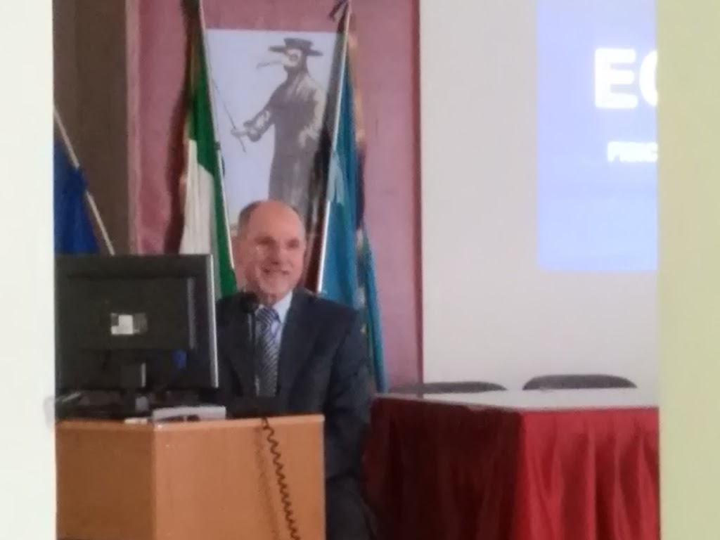 Il Dott. Nicola Mariniello durante una lezione alla Scuola di Ecografia SIUMB